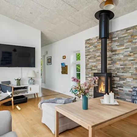 Stylishly Renovated And Well-equipped Near Feriehus Ebeltoft