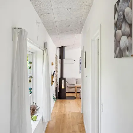 Stylishly Renovated And Well-equipped Near Feriehus