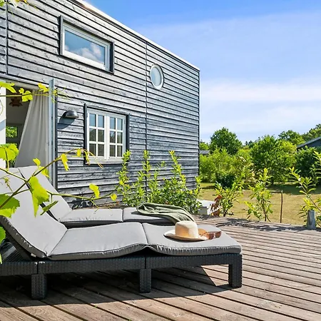 Feriehus Stylishly Renovated And Well-equipped Near