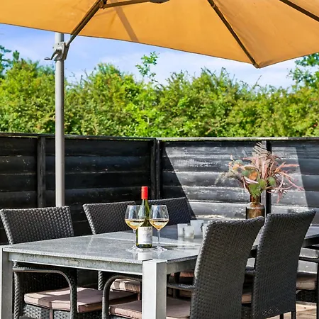 Stylishly Renovated And Well-equipped Near Feriehus *